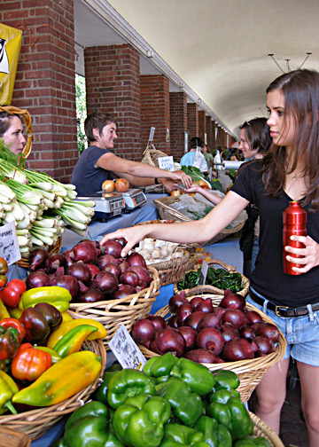 Deirdre and I like to restock our refridgerator with local produce.  We often venture out to Philadelphia's farmers markets, like the one shown above which was held on South Street during Philly's Green Festival.